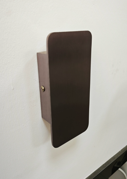 Minimalist LED Wall Light with Warm Glow – Modern Energy-Saving Indoor Sconce for Living Rooms