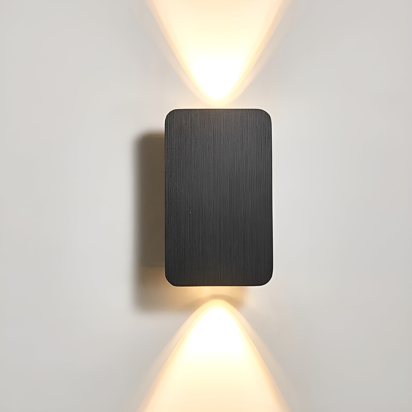Minimalist LED Wall Light with Warm Glow – Modern Energy-Saving Indoor Sconce for Living Rooms