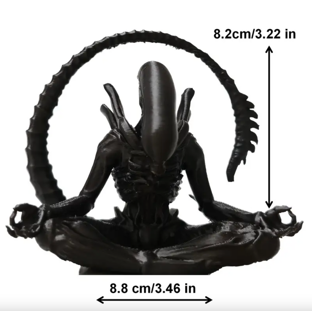 Alien Xenomorph Meditation Statue – Dark Sci-Fi Zen Decor Sculpture