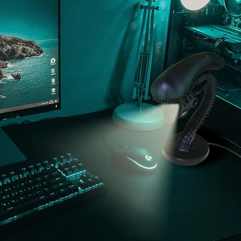 Alien Desk Lamp – Unique Space-Inspired Lighting for Desks & Side Tables