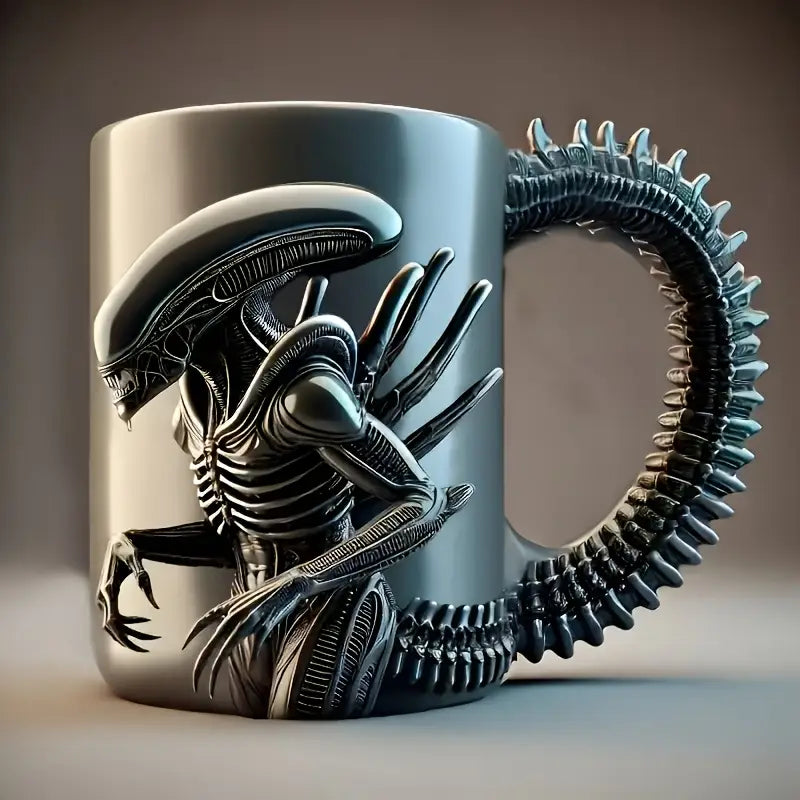 Xenomorph 3D Character Mug – Bold Alien-Themed Collectible Drinkware