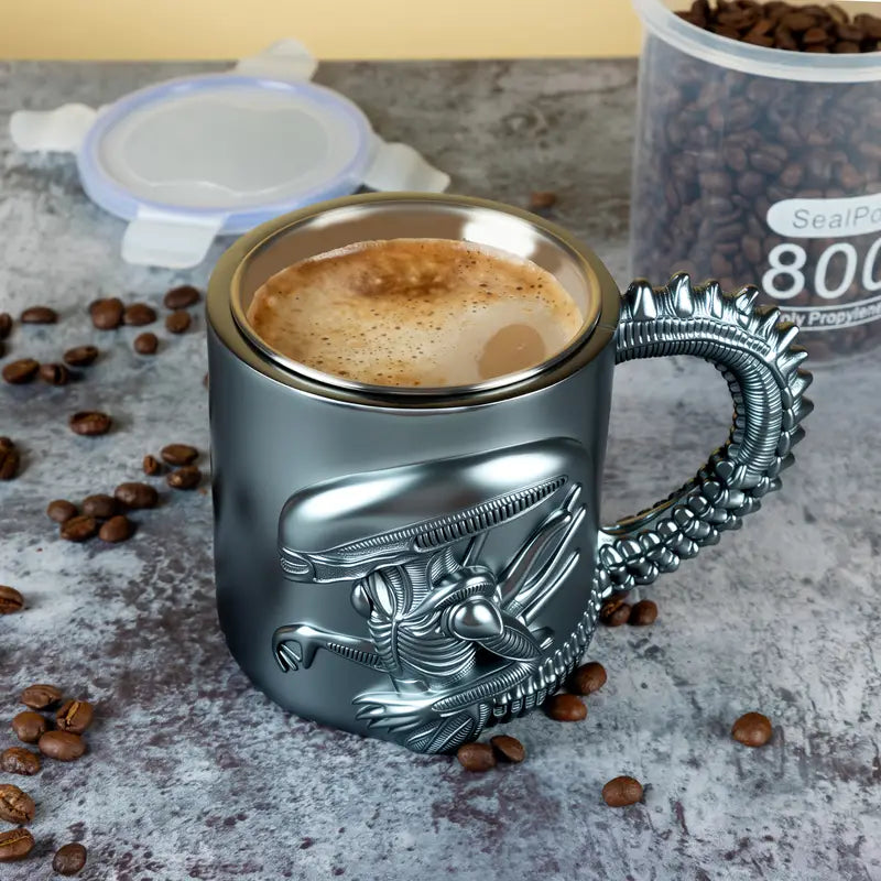 Xenomorph 3D Character Mug – Bold Alien-Themed Collectible Drinkware