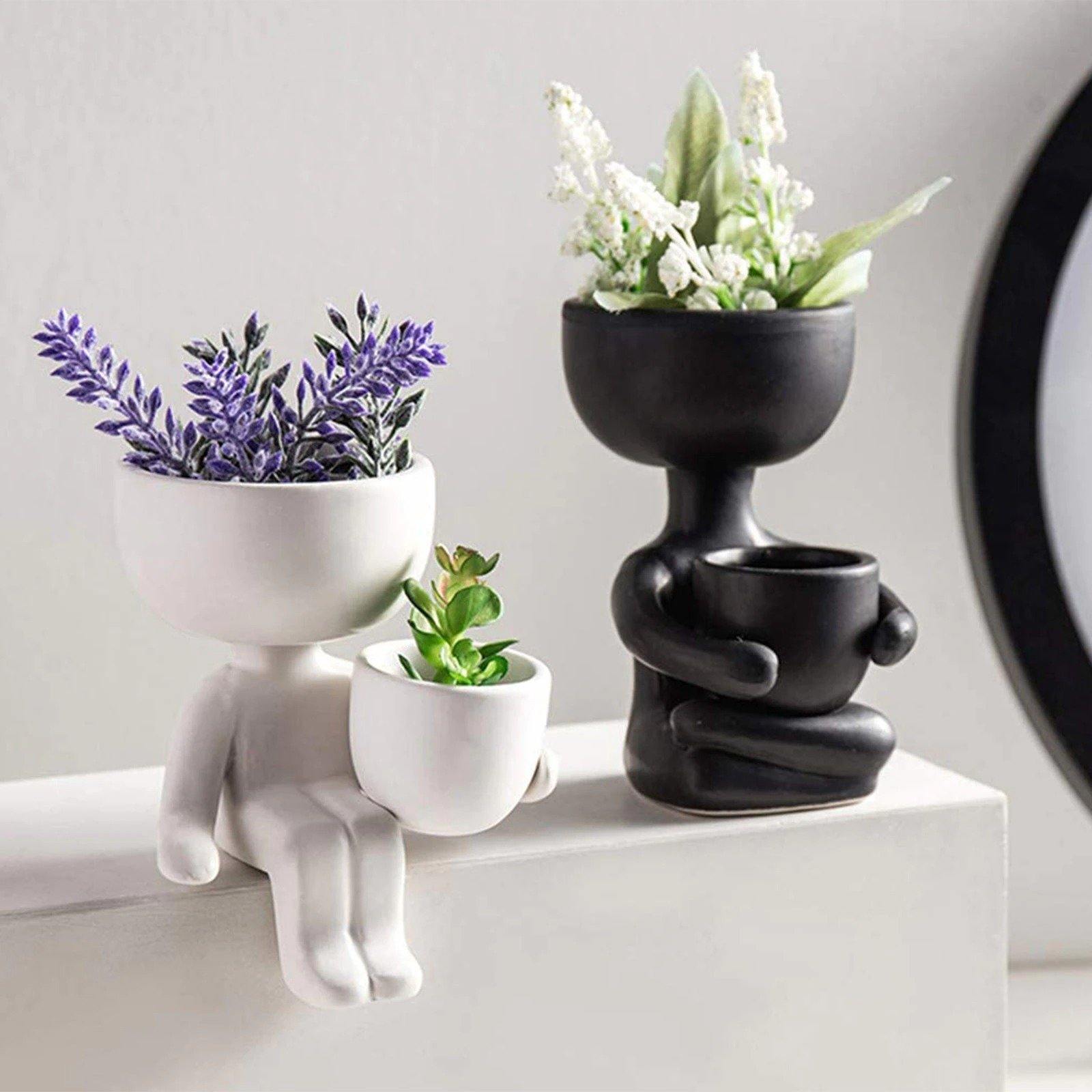 Sculptural Ceramic Succulent Pot – Modern Decorative Planter for Shelves & Desks