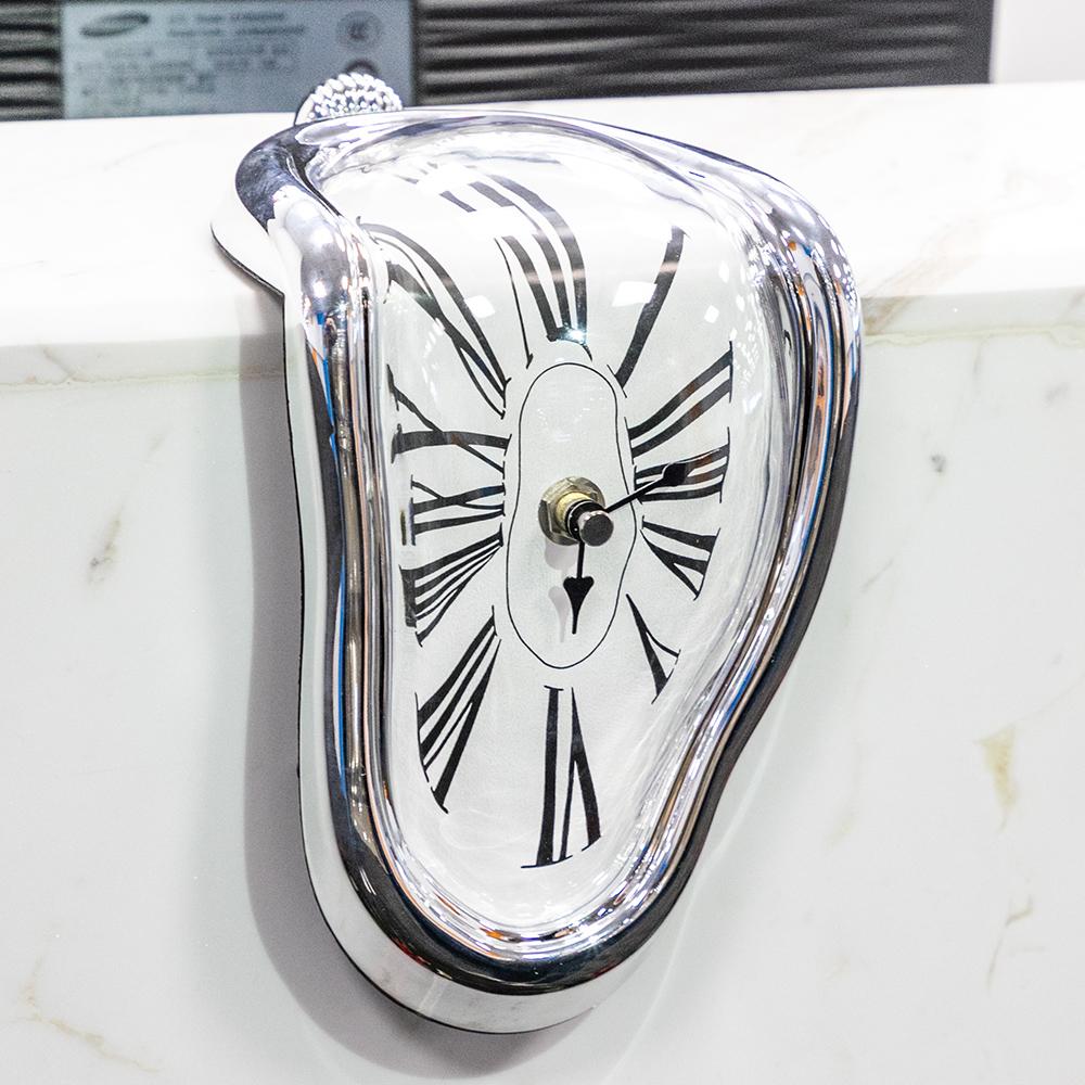 Salvador-Inspired Drip Melting Clock – Contemporary Artistic Statement Wall Décor
